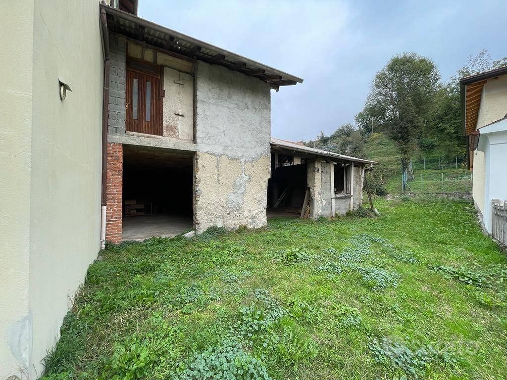 Rustico / Casale di 170 m² con più di 5 locali a G - Vista 5