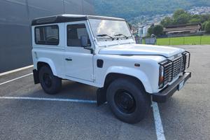 LAND ROVER DEFENDER 90
