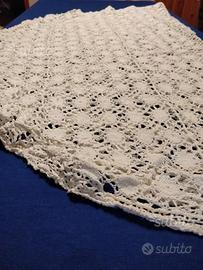 Copritavolo rotondo in cotone bianco