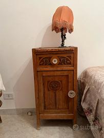 coppia comodini antiquariato più lampadaio