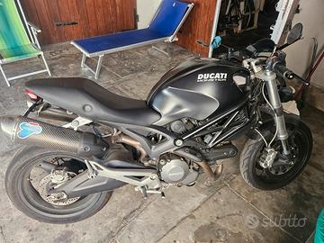 ducati monster 696