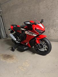 minimoto elettrica 12 v replica Honda CBR rr