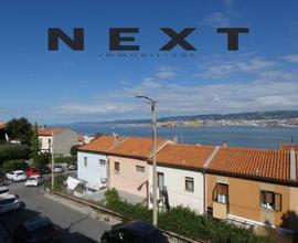 MUGGIA CASA ACCOSTATA CON VISTA MARE