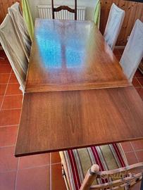 Table salle à manger et crédence