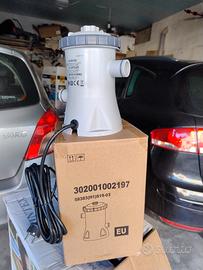 struttura piscina e due filtri a cartuccia 