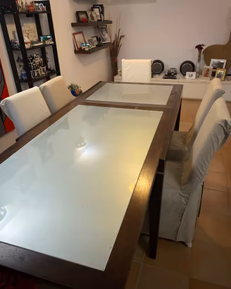 elegante tavolo da pranzo in legno massello,
