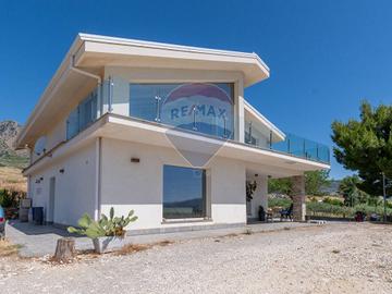 Porzione di villa - Piana degli Albanesi