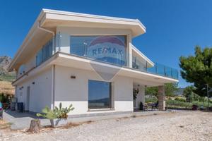 Porzione di villa - Piana degli Albanesi