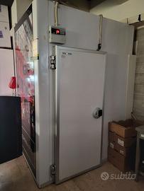 FRIGO CELLA PICCOLA 150X180XH250 MC 5.5
