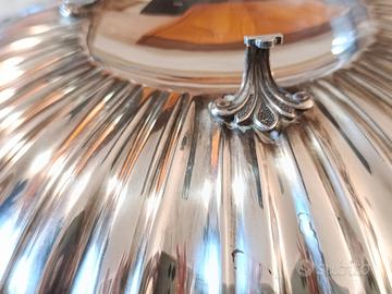 . Centrotavola in argento 800.