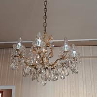 lampadario a gocce di cristallo