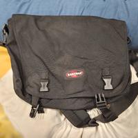 borsa tracolla Eastpak laptop 