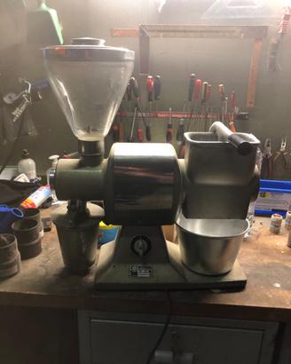 Combinata grattugia più macina pepe