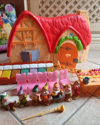 La casa  dei sei sette nani Walt Disney