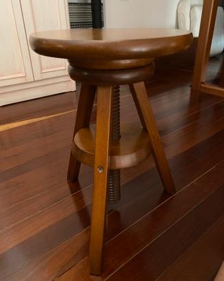 Sgabello in legno massello