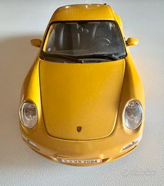 MAISTO - Porsche 911 Carrera - Auto Scala 1:18