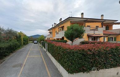 3 vani con POSTO AUTO e GIARDINO Castelnuovo Magra