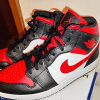 Nike Air Jordan 1 mid Black Fire Red White