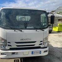 Isuzu q95 scarrabile