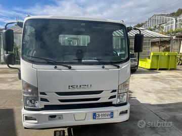 Isuzu q95 scarrabile