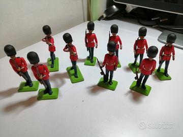10 soldatini plastica guardia reale inglese vintag