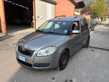 Skoda Roomster 1.4 BENZINA 2009 NEOPATENTATI