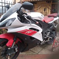 Yamaha R6 anno 2008 