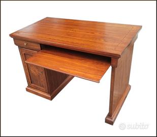 Scrivania classica con pianetto estraibile