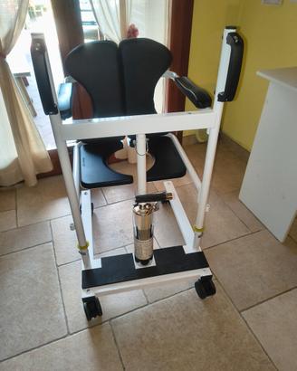 Sollevatore idraulico per disabili