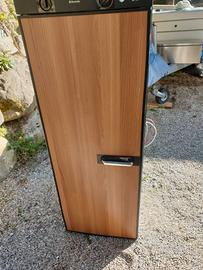 Frigorifero trivalente Dometic