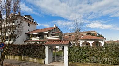 Stanza singola a Vedano al Lambro