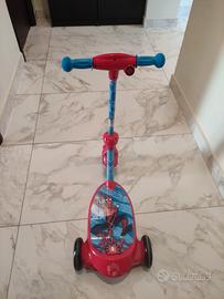 Monopattino elettrico Sparabolle Spiderman 