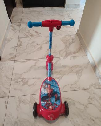 Monopattino elettrico Sparabolle Spiderman 