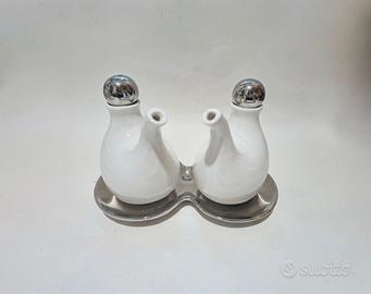 Oliera. Elegante set per olio e aceto in porcellan