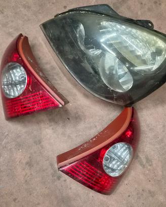 fanali Renault clio 2003