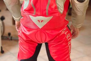Tuta Dainese rossa come nuova