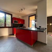 CUCINA SEMI NUOVA ROSSO LUCIDO CON ISOLA