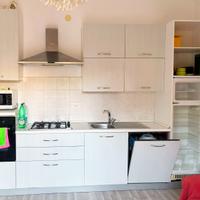 Cucina completa con elettrodomestici + div. letto