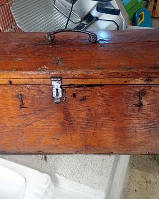 piccolo baule in legno antico