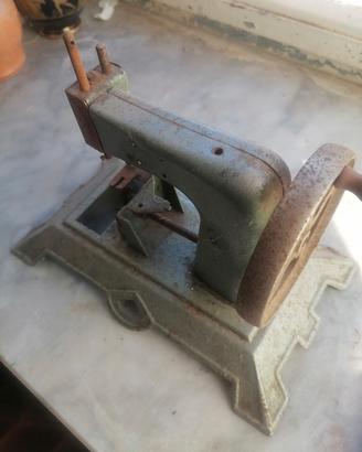 mini macchina da cucire antica 