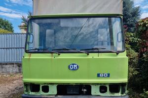 Camion OM 80