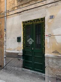 2 LOCALI A PALERMO