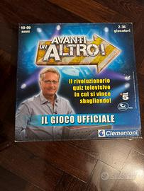 Gioco da tavolo avanti un altro