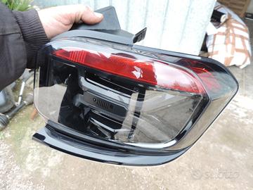 Fanale posteriore DX Jeep Avenger originale