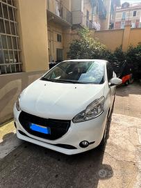 Pegeot 208 VTi 1.2 82 CV 2014