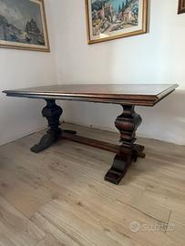 Tavolo stile spagnolo