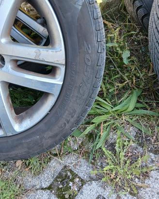 4 cerchi con gomme invernali 205 55 16 91v