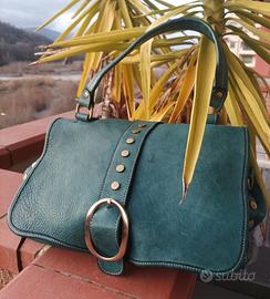 Borsa  La Viai ,vera  pelle lavata color ottanio .