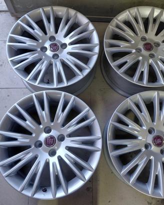 Cerchi in lega da 16 pollici per Fiat bravo