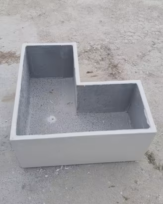 FIORIERE IN CEMENTO LISCE A ELLE PIEDINI ACQUASTOP